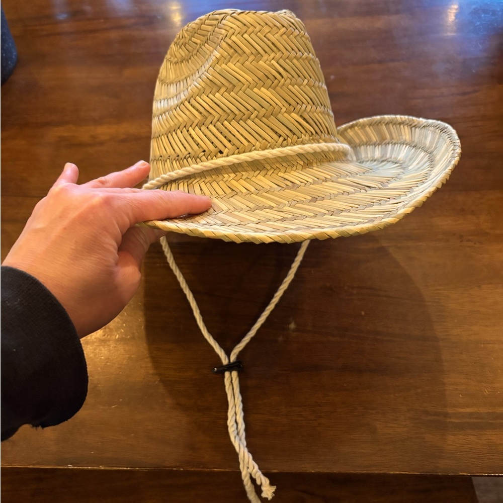 NWOT Wyeth (Anthropologie) 100% straw hat w adjustable string
